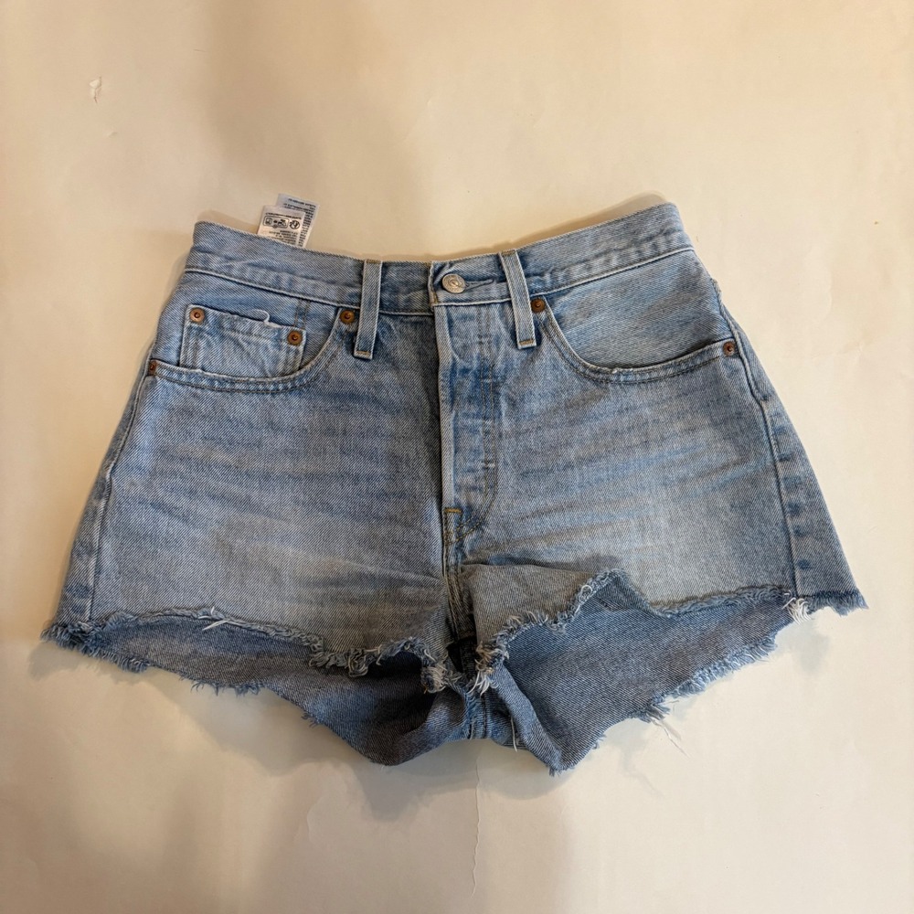 Levis 501 Original High Rise Light Wash Denim Cut Off Shorts W26 56327-0407